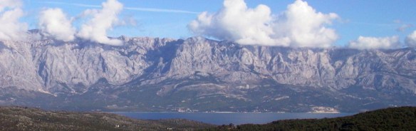 I took this photo while Macy Gray blared out I Try from the car radio behind us on the road.