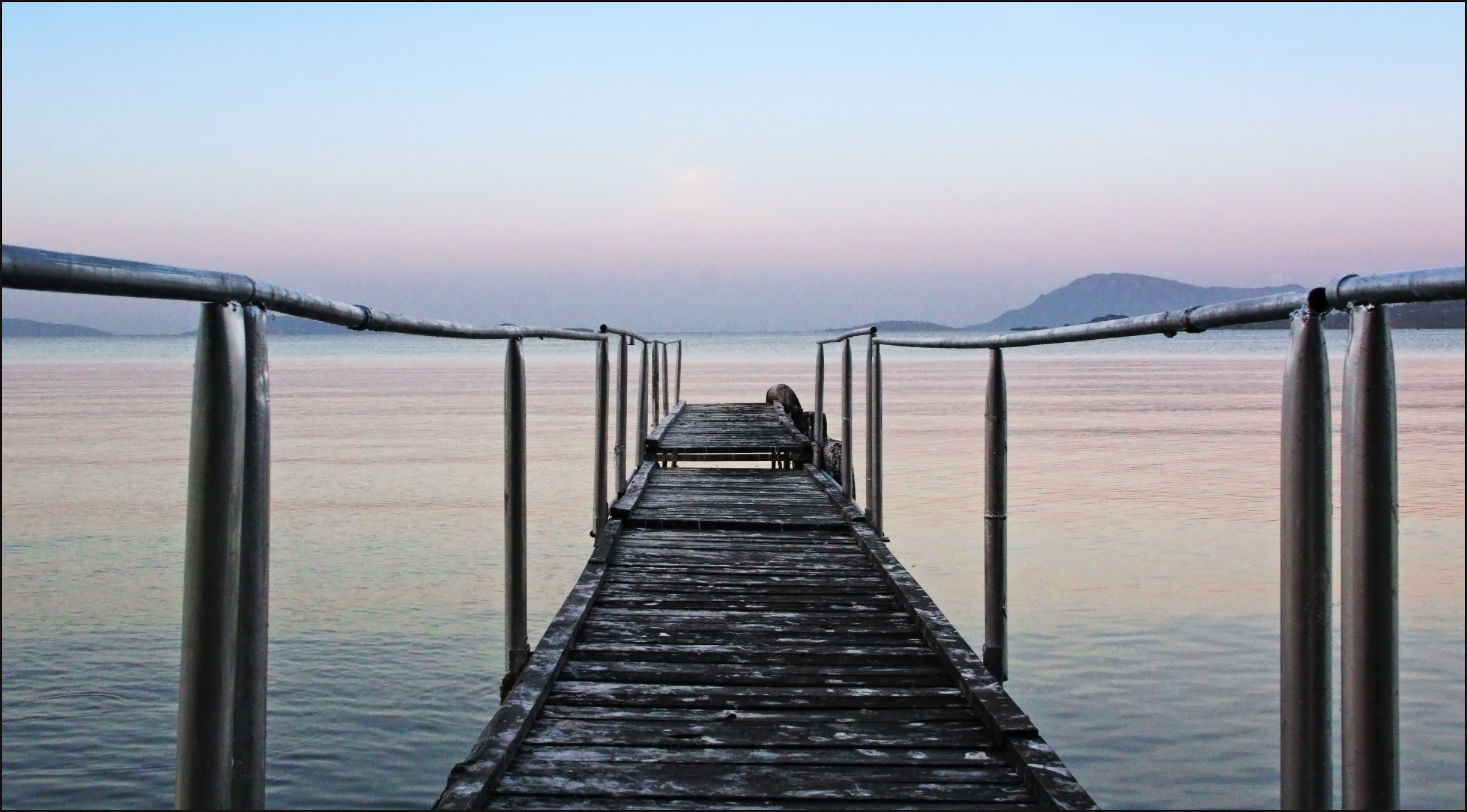 lake victoria dock2_filtered 36x20